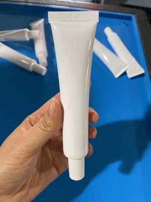 معدات تعبئة وختم وتغليف أنابيب الحليب المكثف