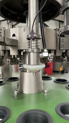 معدات تعبئة وختم وتغليف أنابيب الحليب المكثف