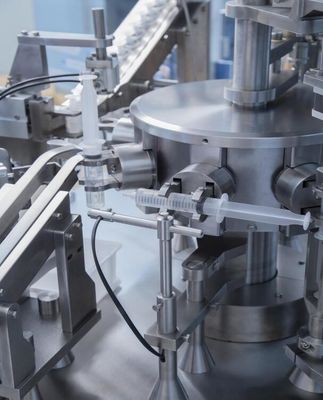 أوتوماتيكية عفيفة ذات مرة الطب السائل البلاستيكية المملوءة مسبقًا حقنة Pfs آلة ملء