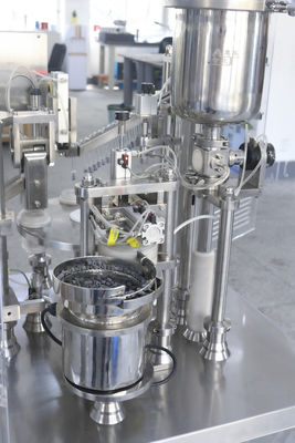 آلة تعبئة الحقن الأوتوماتيكية 10 مل عالية الجودة للتعبئة المعقمة