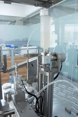 آلة تعبئة المحاقن ذات القوة اللزجة العالية لجل مستحضرات التجميل، ومعجون الأسنان، وإغلاقها، وسدها، وقفلها، وتثبيتها