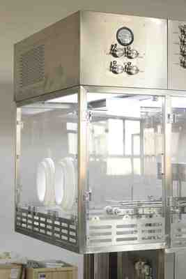 آلة ملء حامض الهيالورونيك السائل الصيدلانى