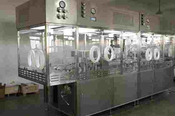 آلة ملء حقن RTU ذاتية السرعة العالية لإنتاج الأدوية المعقمة