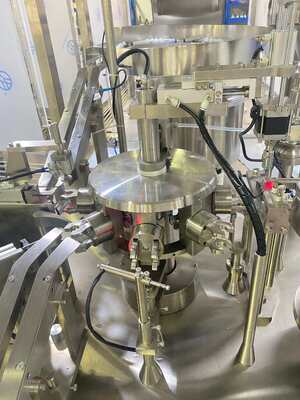 آلة تعبئة حقن الأدوية الحيوانية